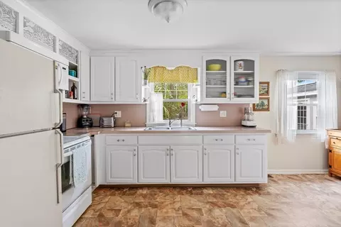 19 Harvey St, Easthampton, MA 01027 photo 10