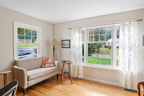 19 Harvey St, Easthampton, MA 01027 photo 18