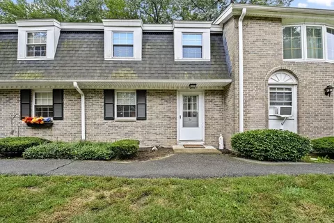 75 Sandy Pond Rd #34, Ayer, MA 01432