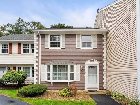 43 Boylston Ln #43, Lowell, MA 01852
