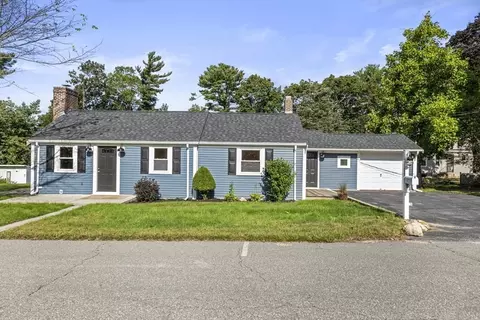 17 Travers St, Dartmouth, MA 02747