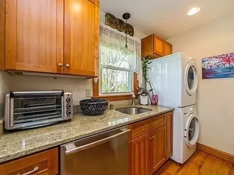 42 Evers St, Worcester, MA 01603 photo 7