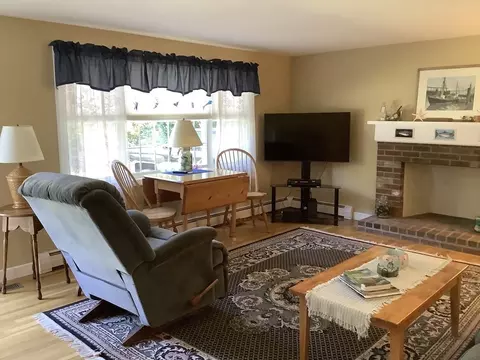 34 Silver Ln, Barnstable, MA 02601 photo 2