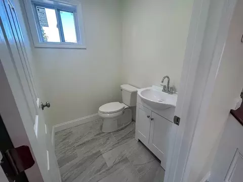 26 N Rocliffe St, Fall River, MA 02723 photo 11