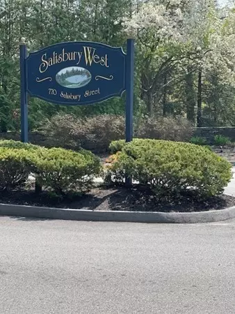 770 Salisbury St #512, Worcester, MA 01609