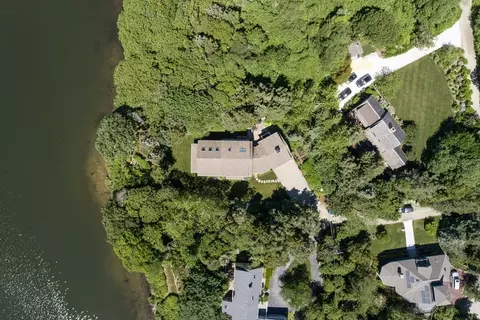 129 Little Neck Bars, Falmouth, MA 02540
