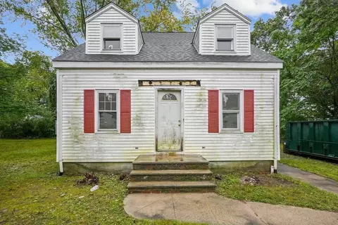 96 Walnut Ln, Attleboro, MA 02703