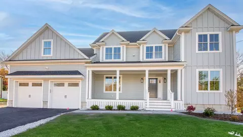 7 Lisa St, Burlington, MA 01803