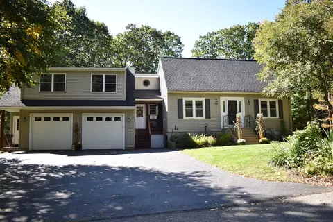 612 Henshaw St, Leicester, MA 01542