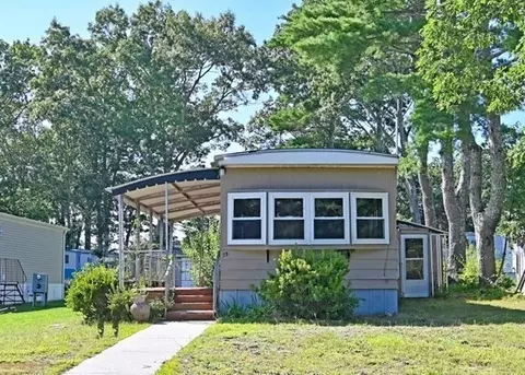 75 Great Hill Dr, Wareham, MA 02576 photo 2