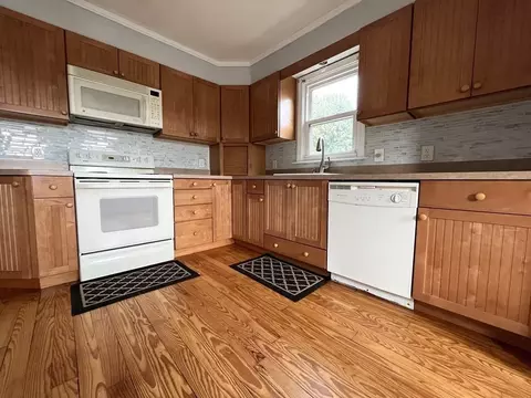 46 County St, Blackstone, MA 01504 photo 4