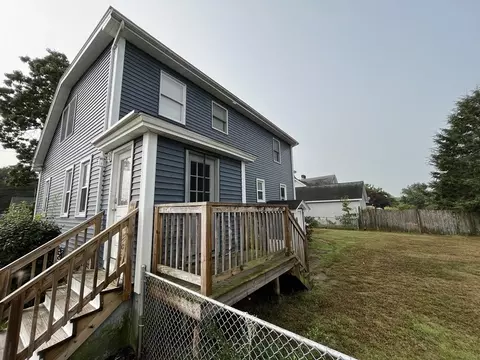46 County St, Blackstone, MA 01504 photo 2