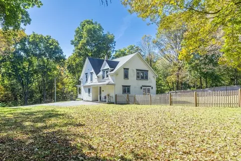 14 King St, Middleton, MA 01949
