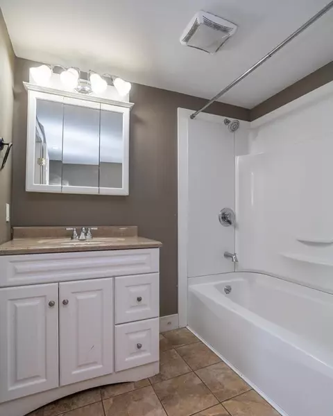 7 Mount Warner Rd, Hadley, MA 01035 photo 12