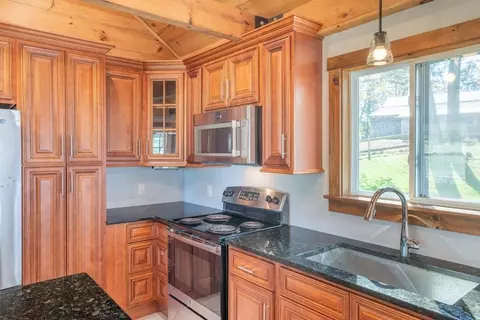 7 Mount Warner Rd, Hadley, MA 01035 photo 6
