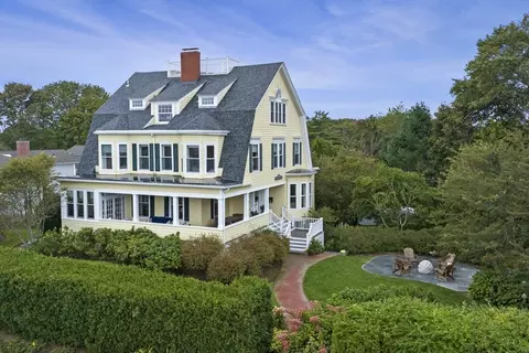 346 Ocean Ave, Marblehead, MA 01945