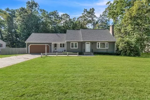 3 Lance Ln, Wilbraham, MA 01095