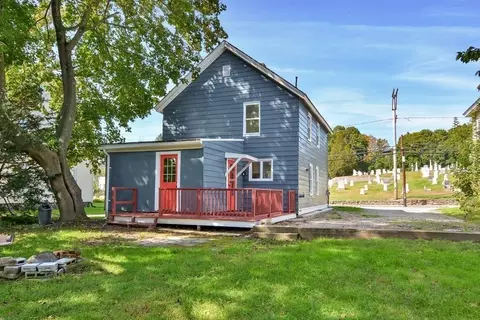 88 West St, Ware, MA 01082 photo 4