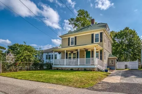 26 Frank St, Middleboro, MA 02346