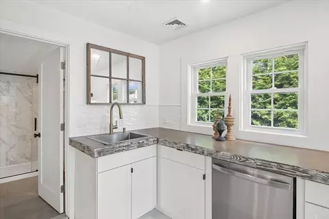 4 Locust St, Onset, MA 02558 photo 12