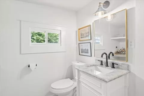 4 Locust St, Onset, MA 02558 photo 11