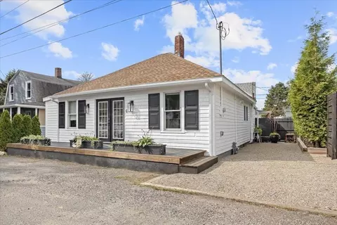 4 Locust St, Onset, MA 02558 photo 4