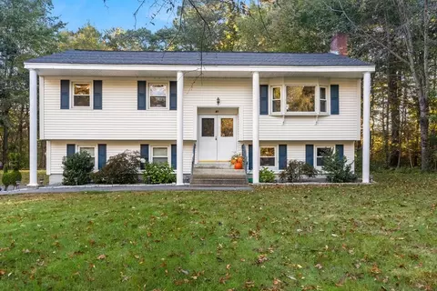 41 Geiger Dr, Tewksbury, MA 01876