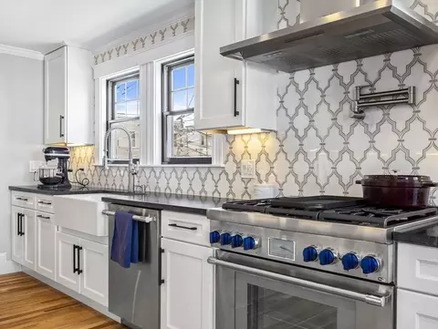 275-277 Summit Ave, Brookline, MA 02446