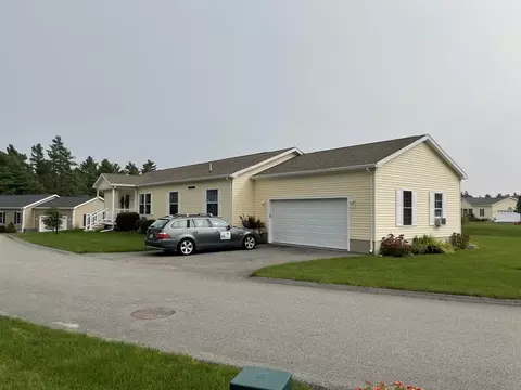 8105 Oak Point Dr, Middleboro, MA 02346
