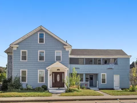 173 School St, Webster, MA 01570