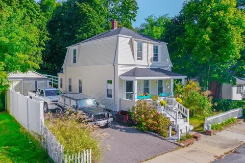 55 Alden St, Plymouth, MA 02360
