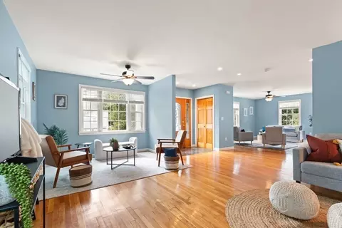 27 Wright St, Arlington, MA 02474 photo 3