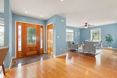 27 Wright St, Arlington, MA 02474 photo 2