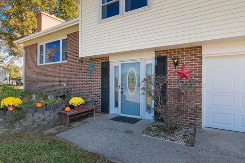 41 Hillside Rd, Montague, MA 01351