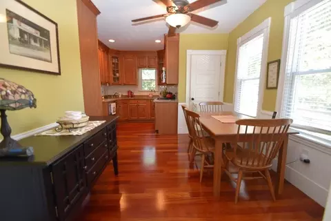 44 Maple St, Randolph, MA 02368 photo 3