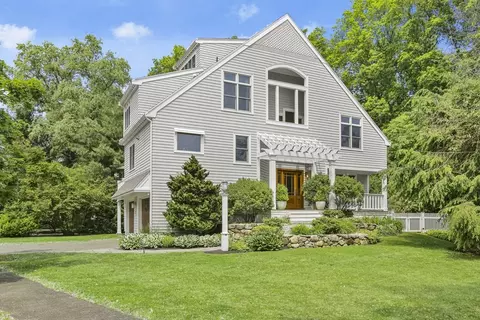 27 Schooner Rdg, Marblehead, MA 01945