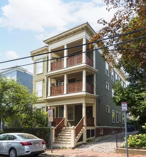 119 Antrim St #3, Cambridge, MA 02139
