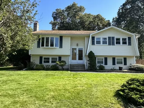 2 Monticello Cir, Billerica, MA 01821