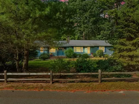 195 Sand Hill Rd, Groton, MA 01450