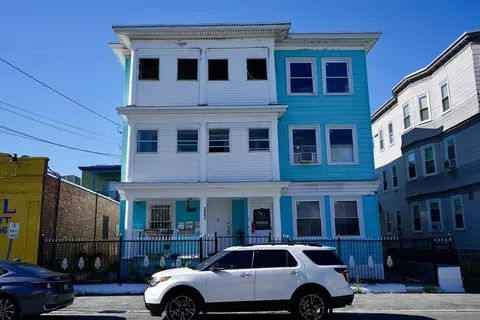 298-298 A Lawrence St, Lawrence, MA 01841