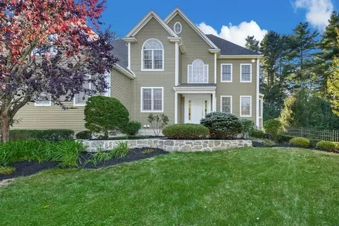 15 Windsor Cir, Franklin, MA 02038