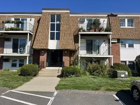 80 Damon Rd #7108, Northampton, MA 01060