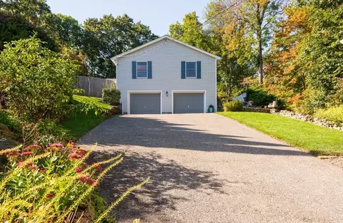 10 Beverly Dr, Georgetown, MA 01833 photo 3