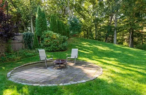 10 Beverly Dr, Georgetown, MA 01833 photo 37