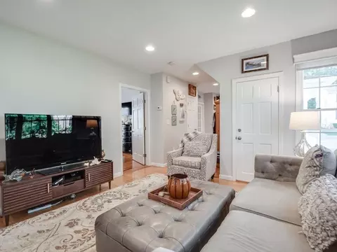 33 Agate Ave, Worcester, MA 01604 photo 18