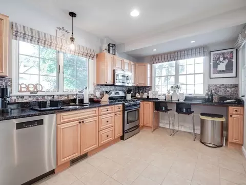 33 Agate Ave, Worcester, MA 01604 photo 6