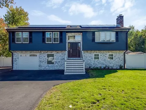 17 W Fountain St, Milford, MA 01757