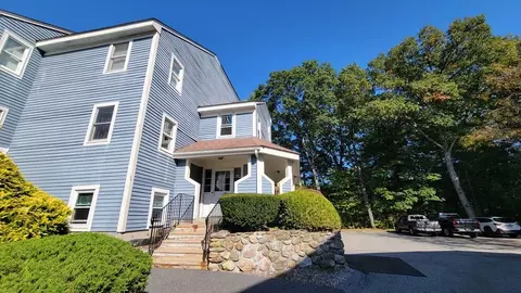110 Heritage Dr #110, Whitinsville, MA 01588