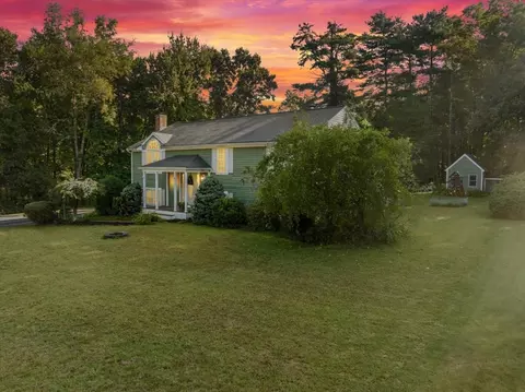 90 Riverview Dr, Bridgewater, MA 02324