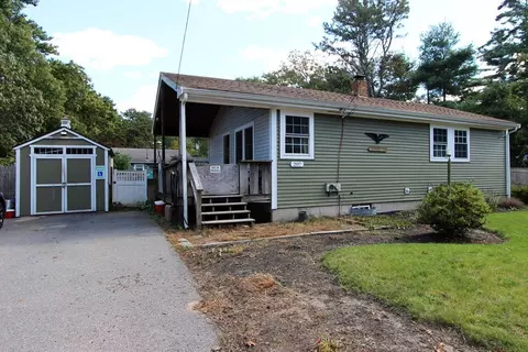 207 Plymouth Ave, Wareham, MA 02538